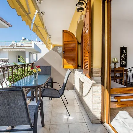 Apartament Laskarina Onar