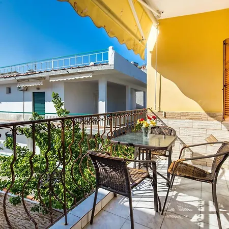 Laskarina Onar Apartament *