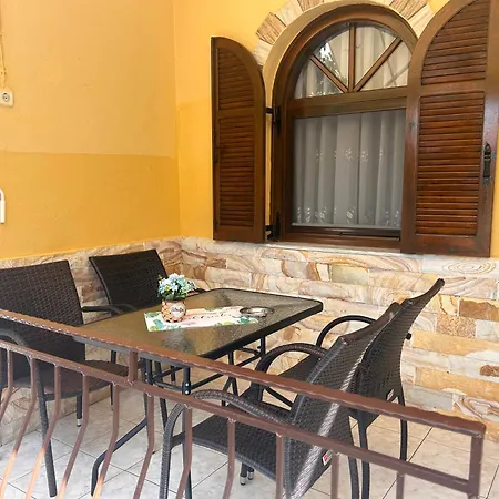 Laskarina Onar Apartament Potos